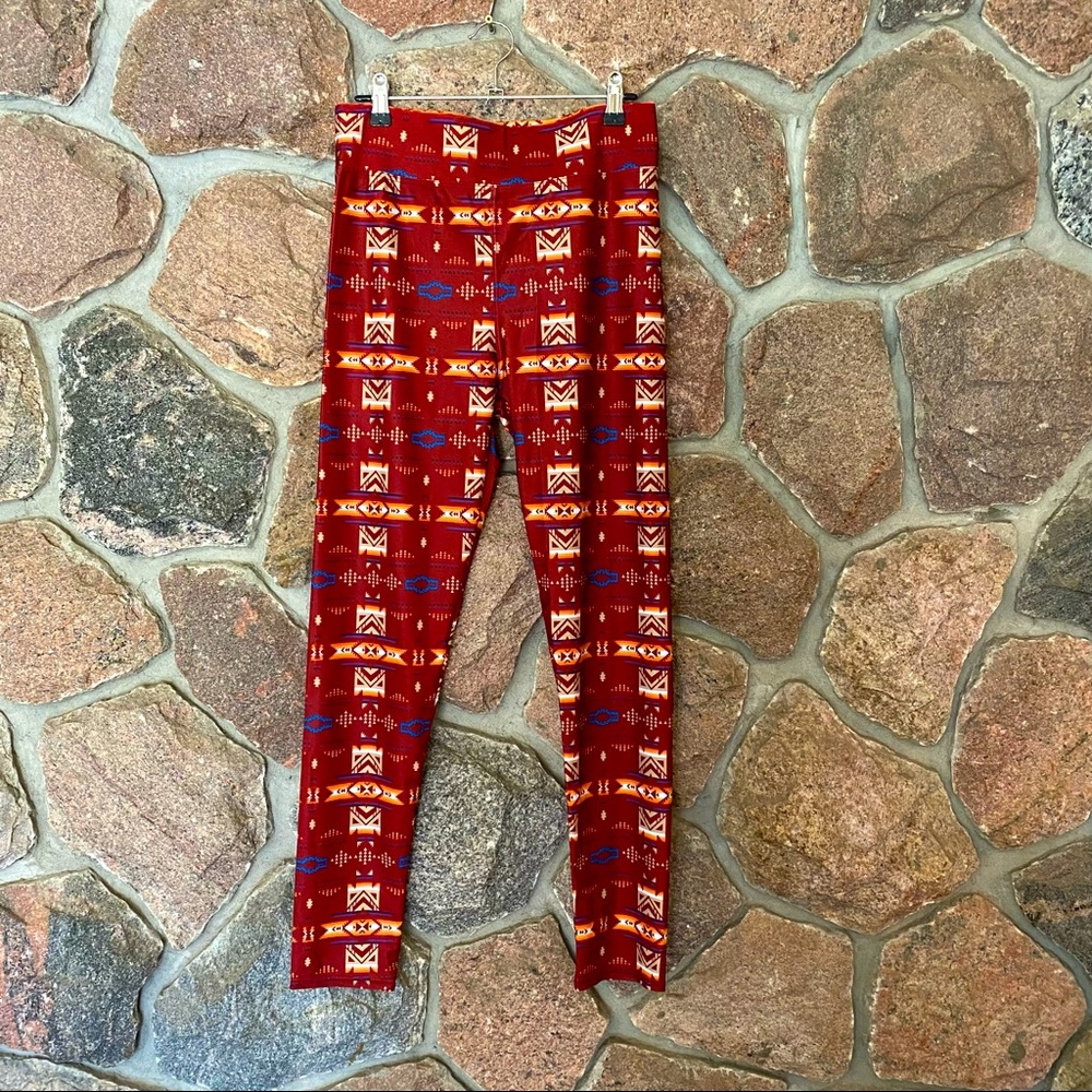 New Native Design athletic leggings